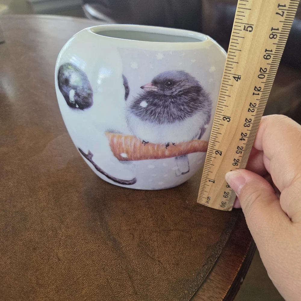 Ecklunds Ltd porcelain vase